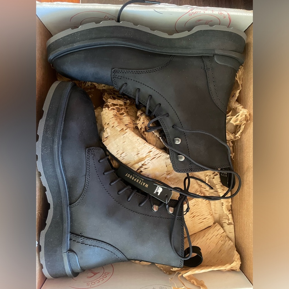 NWT Sorel Hi-Line Waterproof Lace Up Boots Black All Weather Combat boots